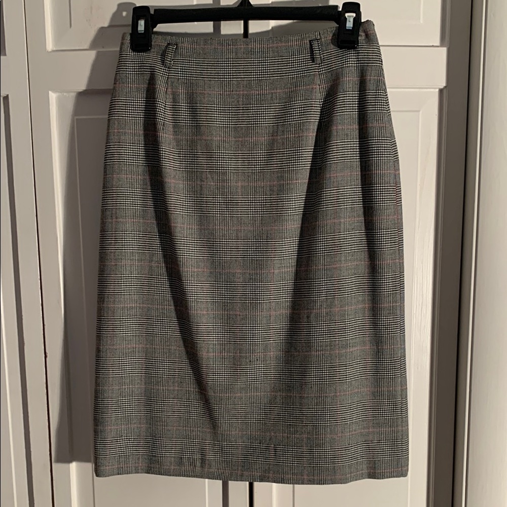 Jones New York Black and White Pencil Skirt Knee-length EUC